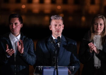 Маѓар го покани Нетанјаху во посета, а потоа најави можност за негово апсење