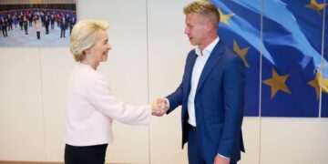Маѓар имал разговори со Фон дер Лајен за деблокада на замрзнатите ЕУ фондови за Унгарија