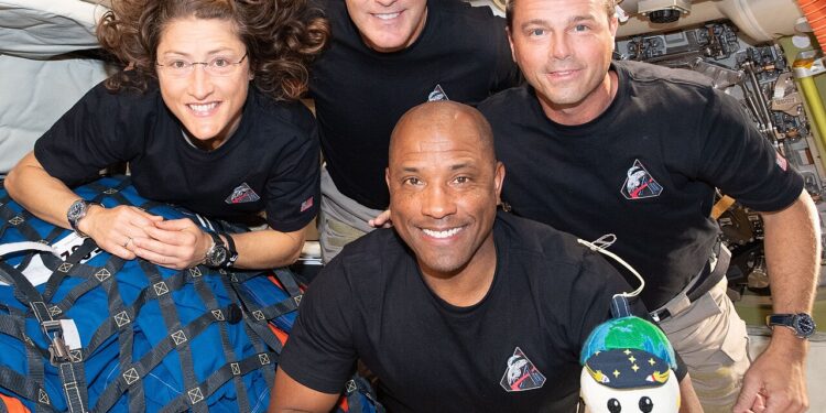 „Орион“ се враќа од орбита околу Месечината: Слетувањето закажано за сабота