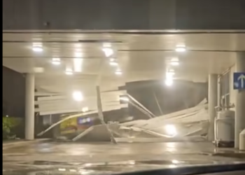 Силен ветер предизвика штета во Загреб: Урната натстрешница на болницата „Ребро“