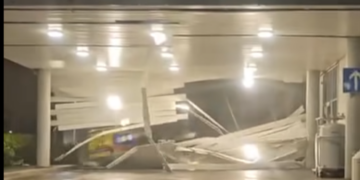 Силен ветер предизвика штета во Загреб: Урната натстрешница на болницата „Ребро“