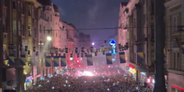 Фудбалска еуфорија во Босна по елиминацијата на Италија во баражот (ВИДЕО)