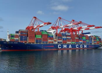 Француски брод помина низ Ормускиот Теснец: Првпат од почетокот на конфликтот на Блискиот Исток