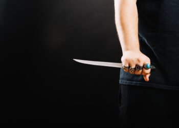 Ученик избоде наставничка во руско училиште, жртвата почина