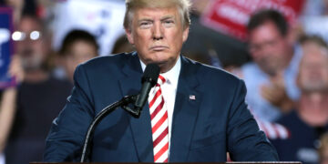 Доналд Трамп со остра порака до Европа: Справете се сами со енергетската криза