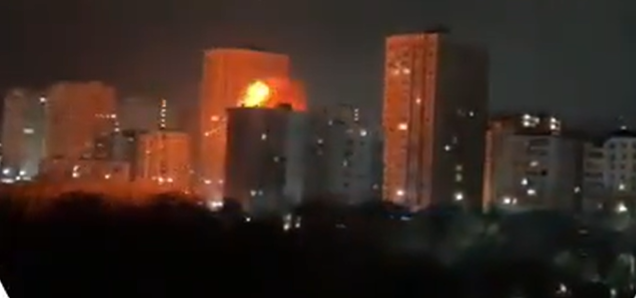 Ноќен напад врз Русија, соборени повеќе од сто дронови: Половина милион без струја, погодена и зграда (ВИДЕО)