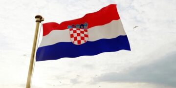 Паника во училиштата низ Хрватска: Дојави за експлозиви ја прекинаа наставата