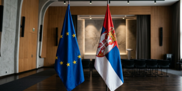 ЕУ размислува за замрзнување на 1,5 милијарди евра за Србија поради правните реформи и односите со Русија