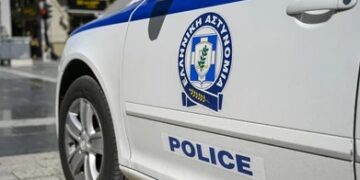 Вооружен маж отвори оган на две локации во Атина: Повредени неколку лица