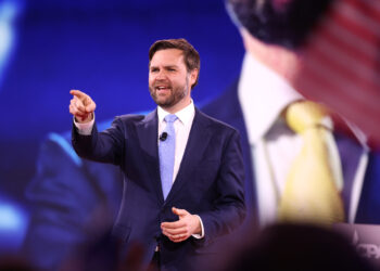 Џеј Ди Венс во Будимпешта: САД го поддржуваат Орбан пред унгарските избори