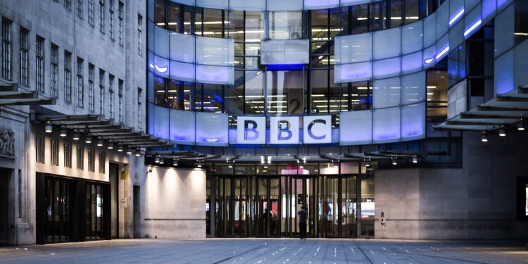 BBC отпушта околу 2.000 вработени и укинува програми