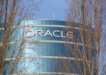 Oracle глобално отпушта околу 30.000 вработени
