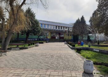 Вандализам во ООУ „Ванчо Прќе“ во Штип: Оштетени смарт табли, компјутери и училишен инвентар, привремено прекината настава
