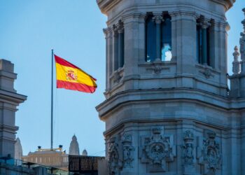 Шпанија планира легализација на до 500.000 мигранти: Опозицијата најавува блокада