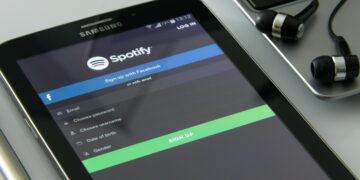 Мистериозен измамник „извлече“ над 1 милион долари од Spotify без ниту еден хит