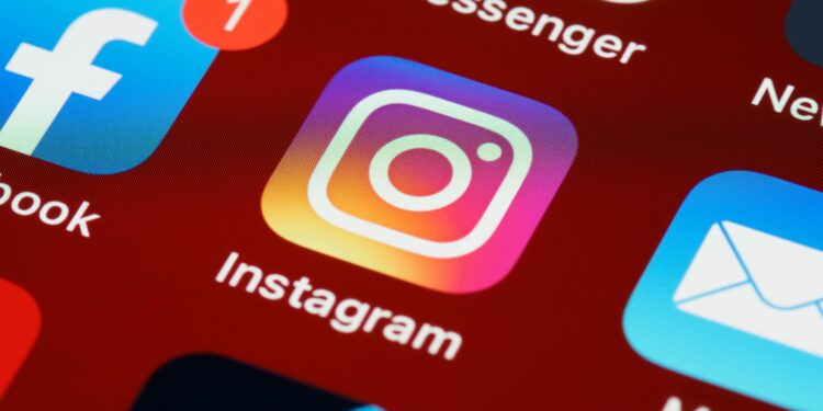Instagram воведува построги ограничувања за тинејџери на глобално ниво