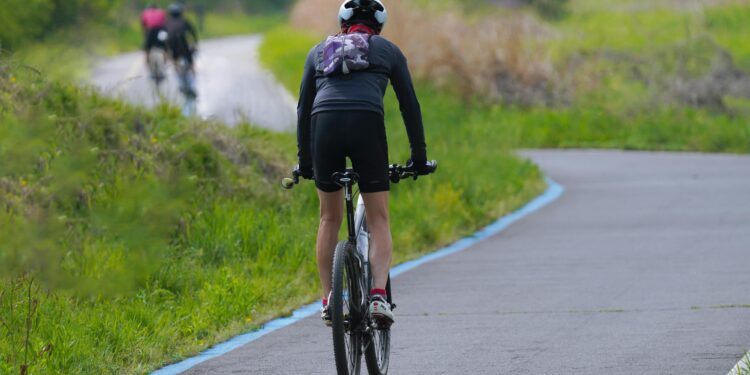 17-годишен велосипедист од Франција повреден по судир во автомобил во Охрид