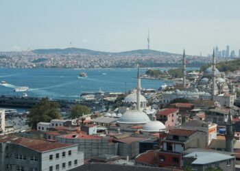 Смрт во хотел во Истанбул: Браќа (17 и 15) пронајдени мртви во хотелска соба