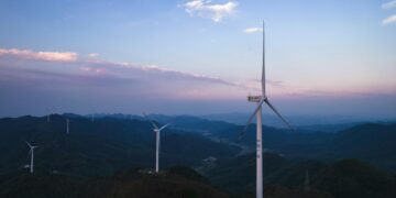 Ветерната електрана „Гвозд“ во Црна Гора започна со производство на зелена енергија, пуштен првиот турбински блок