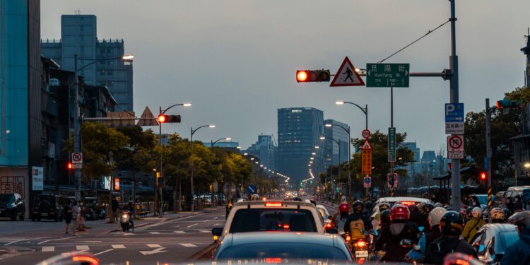 Нови строги правила во Грција: Возачите казнети и кога патниците не носат појас, казни до 2.000 евра