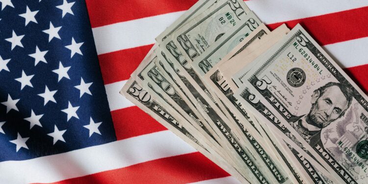 САД започнуваат исплата на милијарди долари поврат за увозници по укинување на царините од страна на Врховниот суд