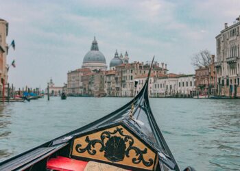 Венеција ги врати влезниците за еднодневни туристи: 10 евра за влез во градот