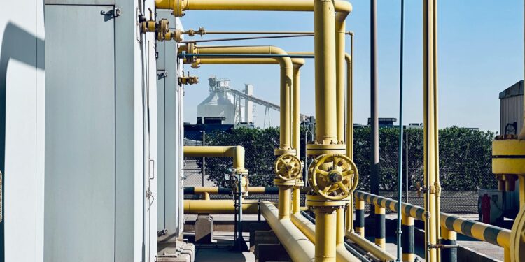 „Дружба“ повторно тече: Киев тврди дека нафтоводот е поправен, се очекува одмрзнување на средствата за Украина