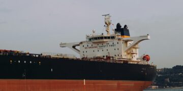 Индија по седум години повторно увезува иранска нафта