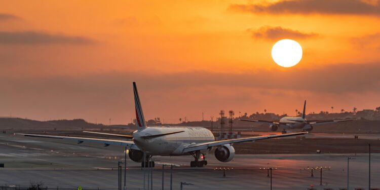 Враќање на нормално снабдување со авионско гориво ќе потрае месеци по отворањето на Ормутскиот теснец