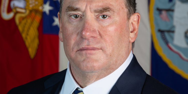 Трамп го разреши секретарот на американската морнарицата