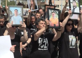 Пет дена без институционален одговор: Семјествата на загинатите од дискотеката „Пулс“ се обраќаат директно до Судска медицина