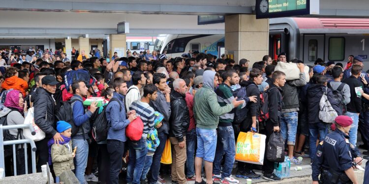 Миграциски бран ја преплавува ЕУ: За 15 години бројот на имигранти скокна за над 20 милиони