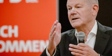 Шолц ја отфрла идејата за малцинска влада со поддршка од АФД