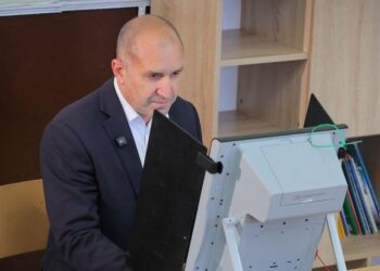 Бугарското Собрание денес гласа за предлог-владата на Радев