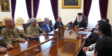 Кипарската црква донира 15 автобуси за потребите на кипарската армија