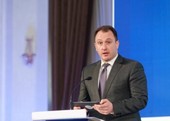 Андоновски: Македонија меѓу првите во регионот ќе добие пристап до „роаминг како дома“ во ЕУ