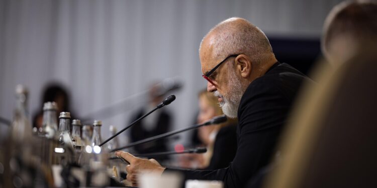 Рама: „Албанија некогаш беше изолирана како Северна Кореја, а денес оди кон ЕУ“