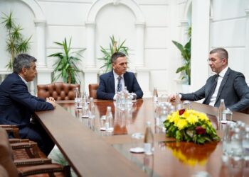 Владата и ВЛЕН во разговор за решението за јазикот на кој ќе се полага правосудниот испит