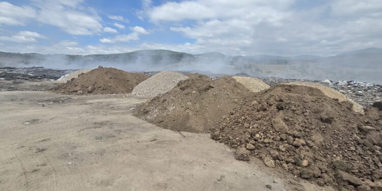 Густ чад од депонијата во Радовиш: Кризниот штаб излезе со препораки