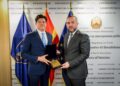 Министерот Тошковски се сретна со евроамбасадорот Рокас: ЕУ ја продолжува поддршката за МВР