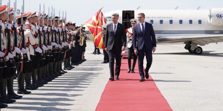 Мицкоски го пречека Пленковиќ во Охрид: Македонија и Хрватска ја зајакнуваат соработката