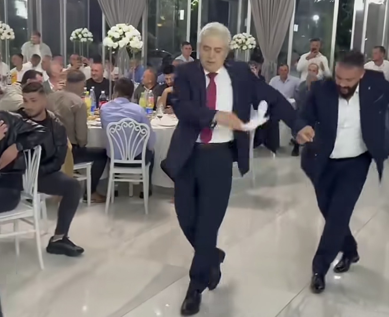 ВИДЕО: Сте го виделе до сега како игра Али Ахмети?