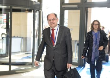 Кристијан Шмит најави повлекување од функцијата висок претставник во БиХ