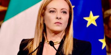 Мелони реагираше на виралните лажни фотографии од неа генерирани со ВИ