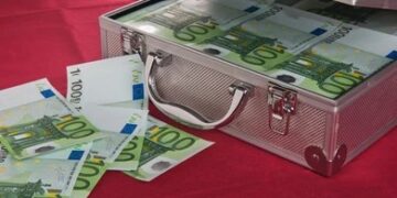 Запленети 500.000 евра на Табановце: Скриени во специјален бункер во минибус