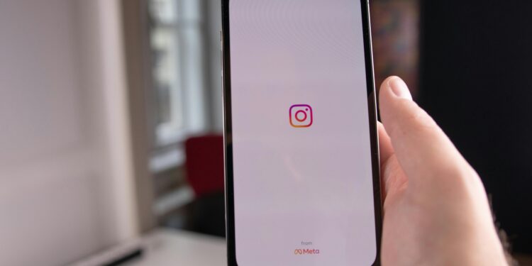 Instagram ја укинува end-to-end енкрипцијата за директни пораки