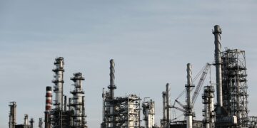 САД го продолжуваат за 30 дена изземањето од санкциите за руската нафта