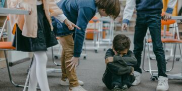 Пријавен физички напад врз малолетник во основно училиште во Прилеп: Еден од учениците го снимал настанот