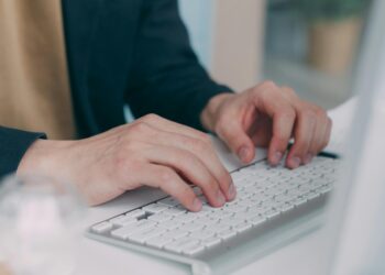 Македонците работат 39,5 часа неделно: Подолго од просекот во ЕУ од 35,9 часа