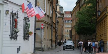 Полска се нуди да прими американските војници ако САД ја намалат воената присутност во Германија